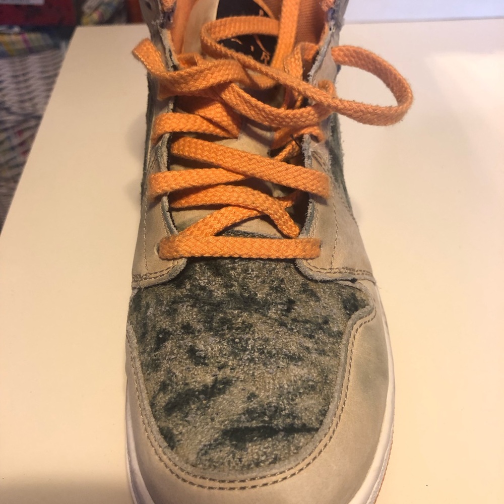 Authentic Jordan - Picture 2 of 7